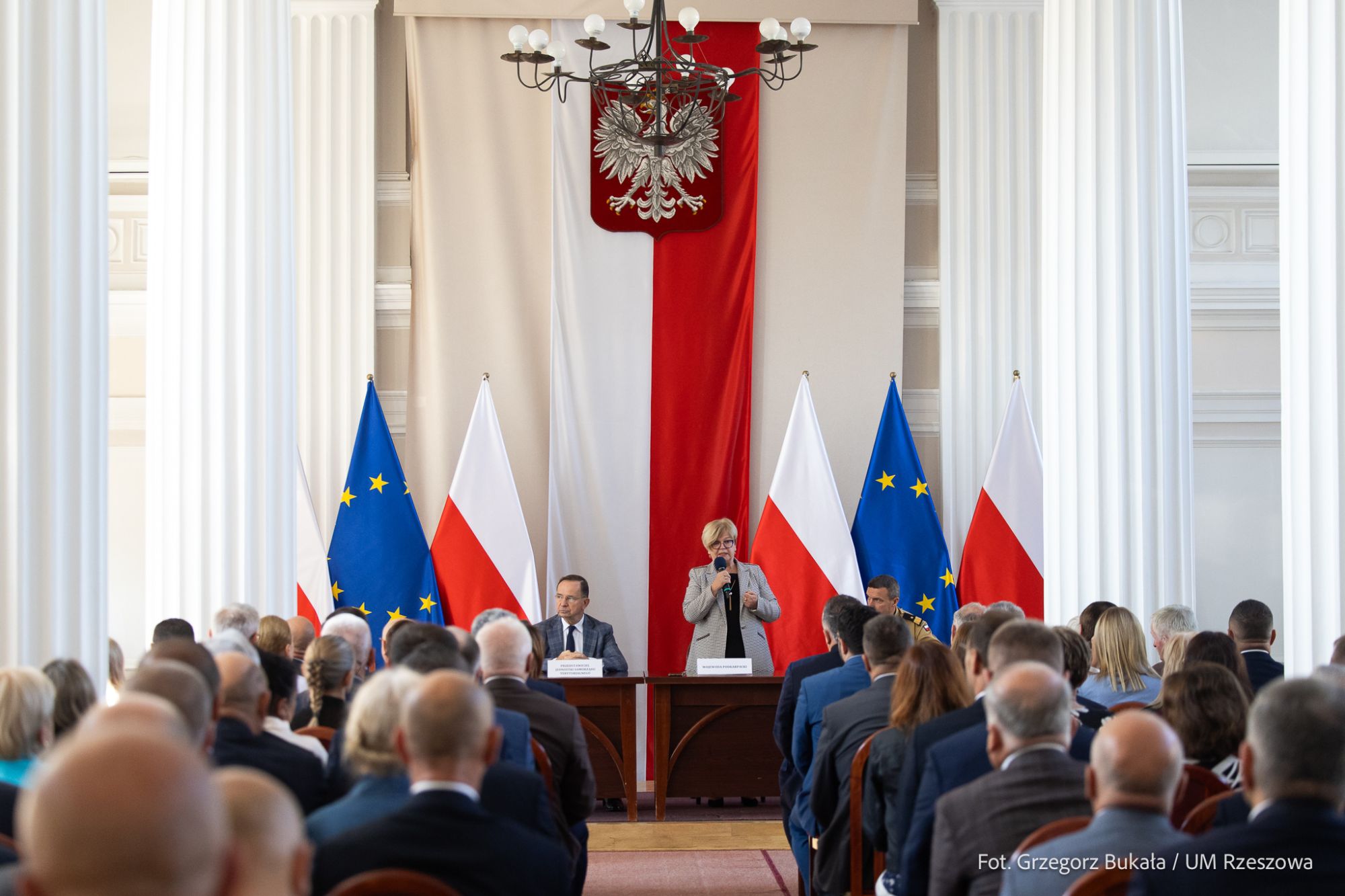 zdjęcie z uroczystego podpisania um&oacute;w dotacyjnych w Urzędzie Wojew&oacute;dzkim w Rzeszowie, fot. Grzegorz Bukała, Urząd Miasta Rzeszowa